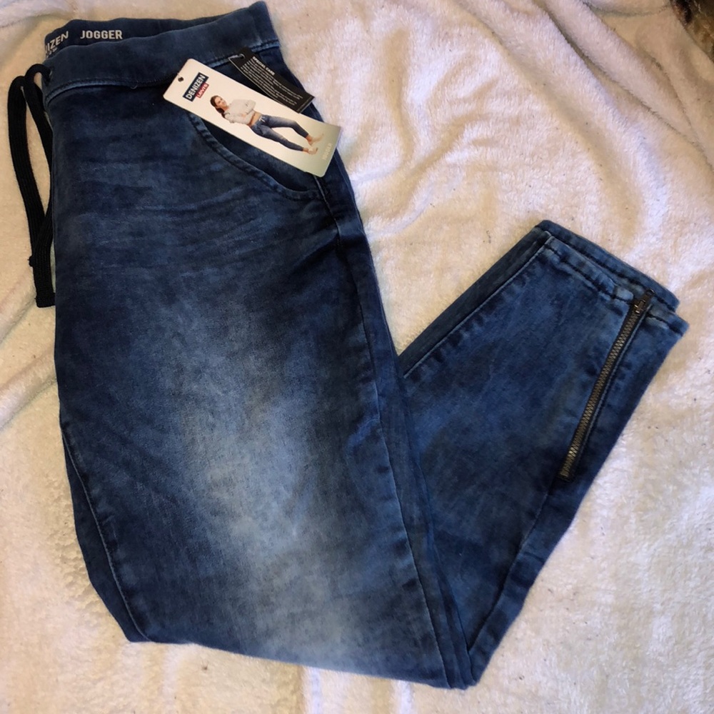 Levi joggers